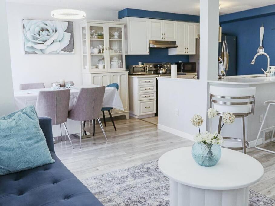 Вилла Kitchener-Waterloo Cozy House Экстерьер фото